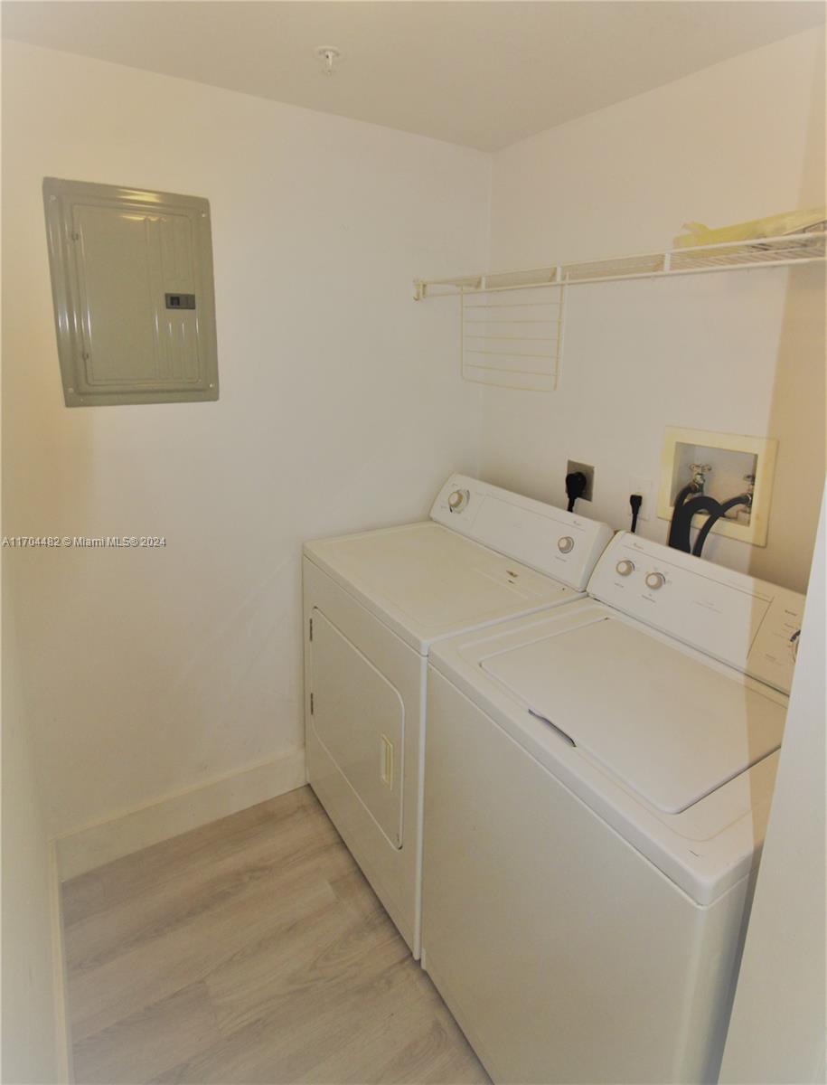 PORTO BELLAGIO CONDO - Residential