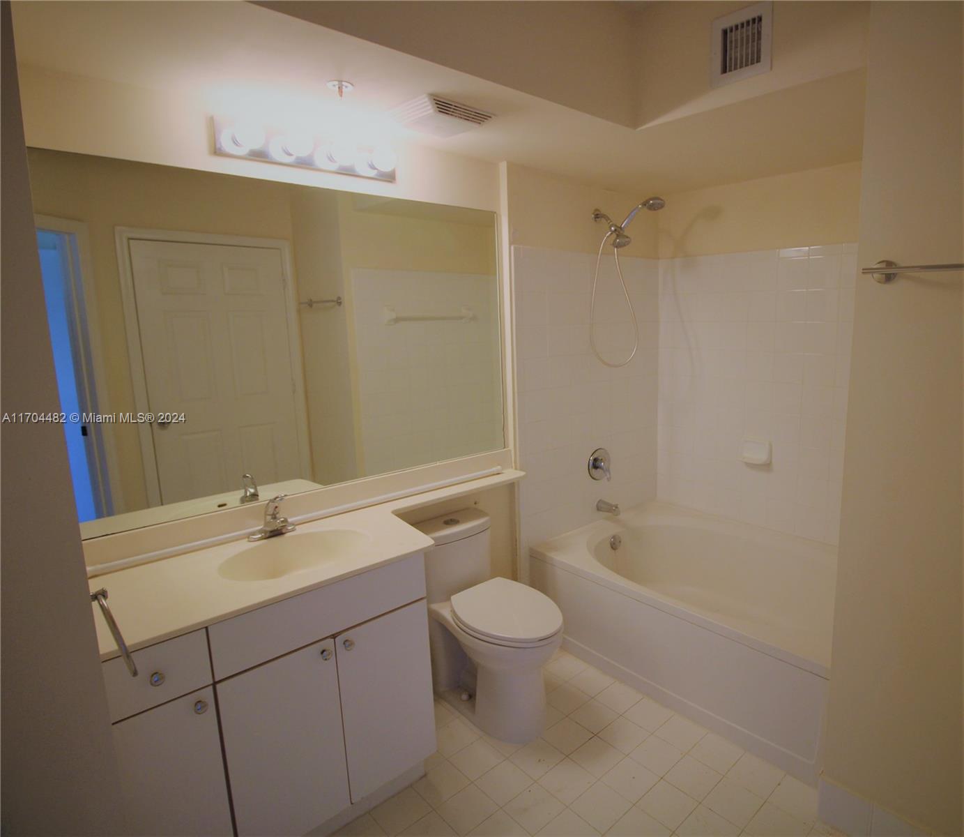 PORTO BELLAGIO CONDO - Residential