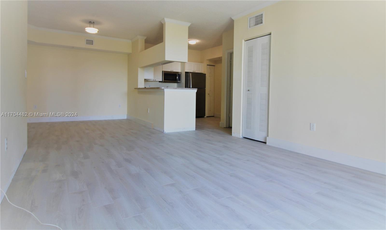 PORTO BELLAGIO CONDO - Residential