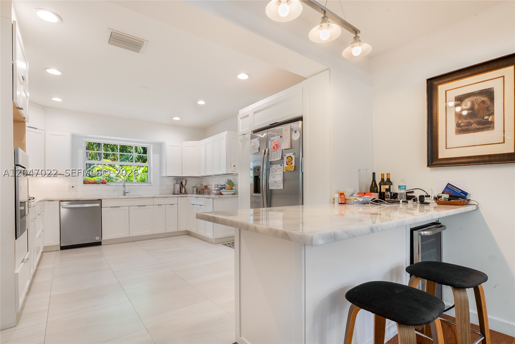 COCONUT GROVE MANOR - Residential