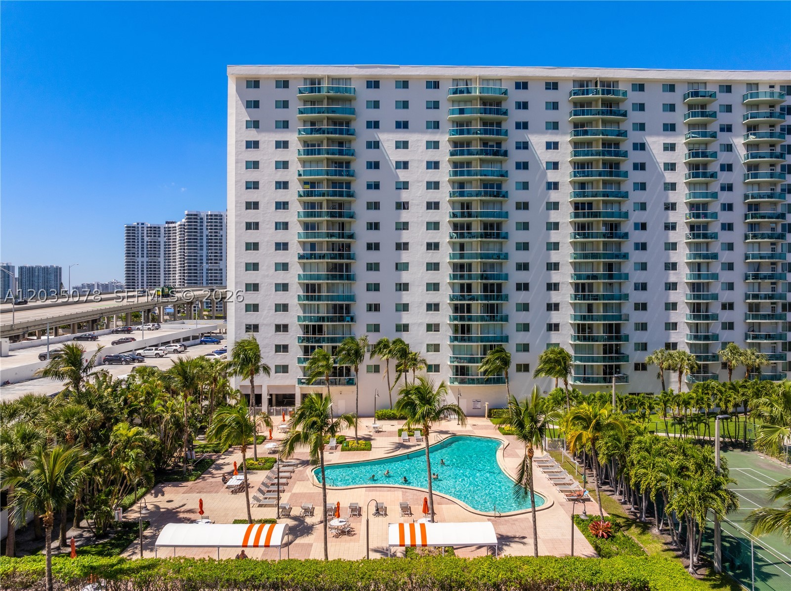 OCEANVIEW BUILDING B COND - Land