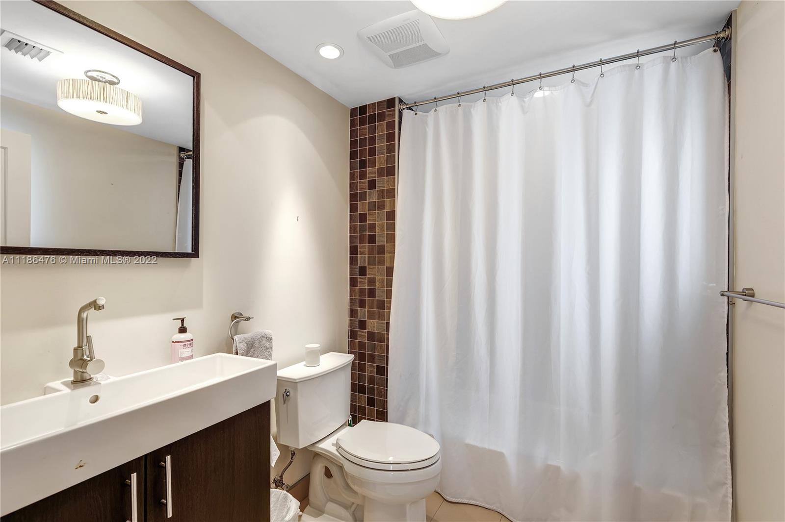 MIAMI SHORES SEC 1 AMD - Residential