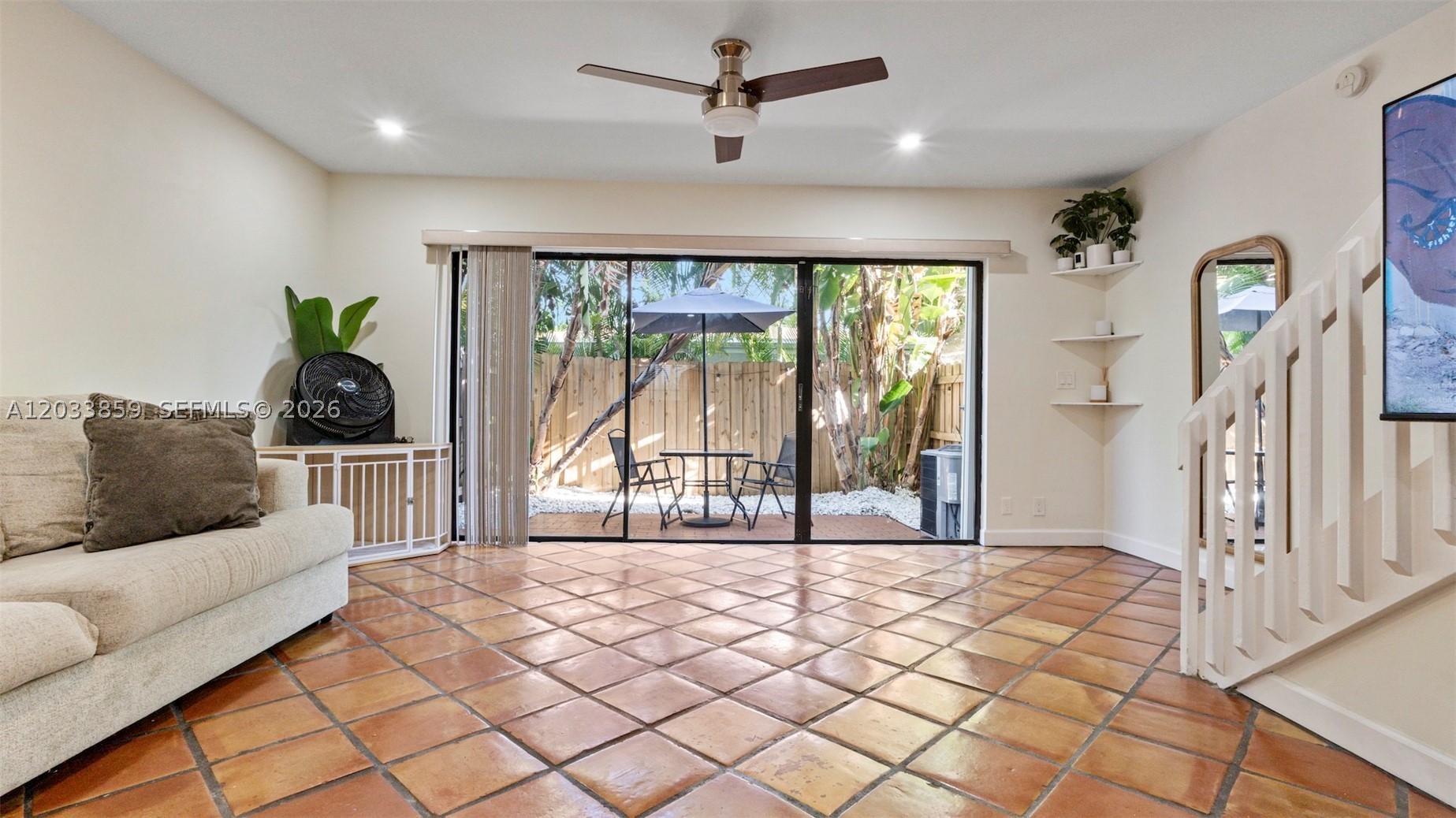 CORAL SHORES - Residential