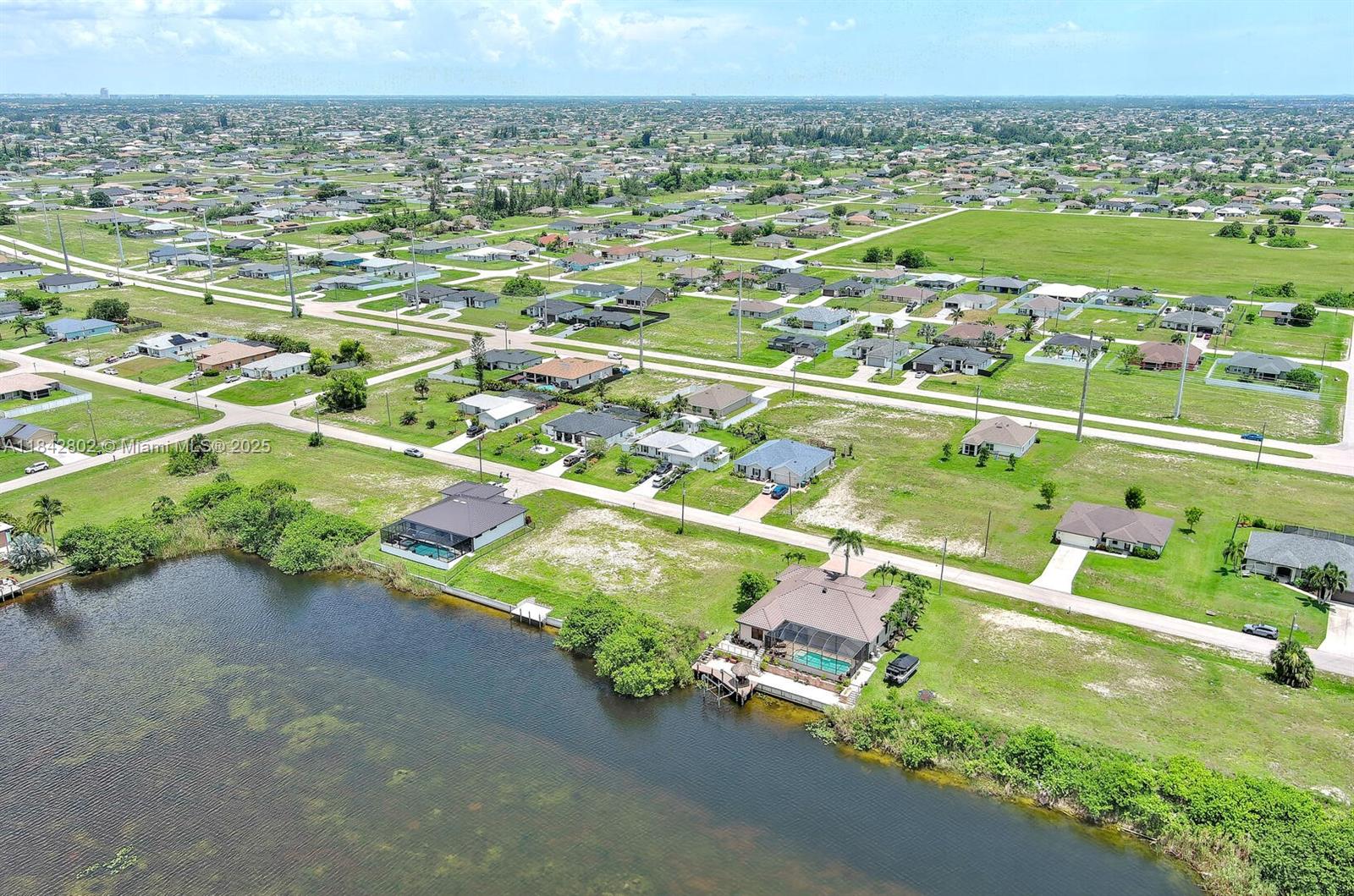 CAPE CORAL - Land