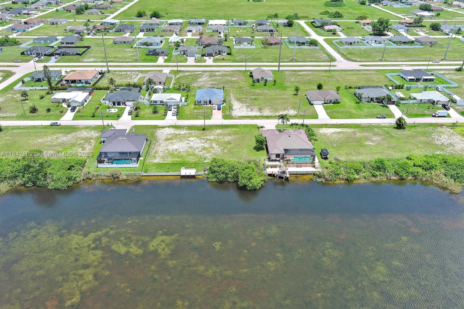 CAPE CORAL - Land