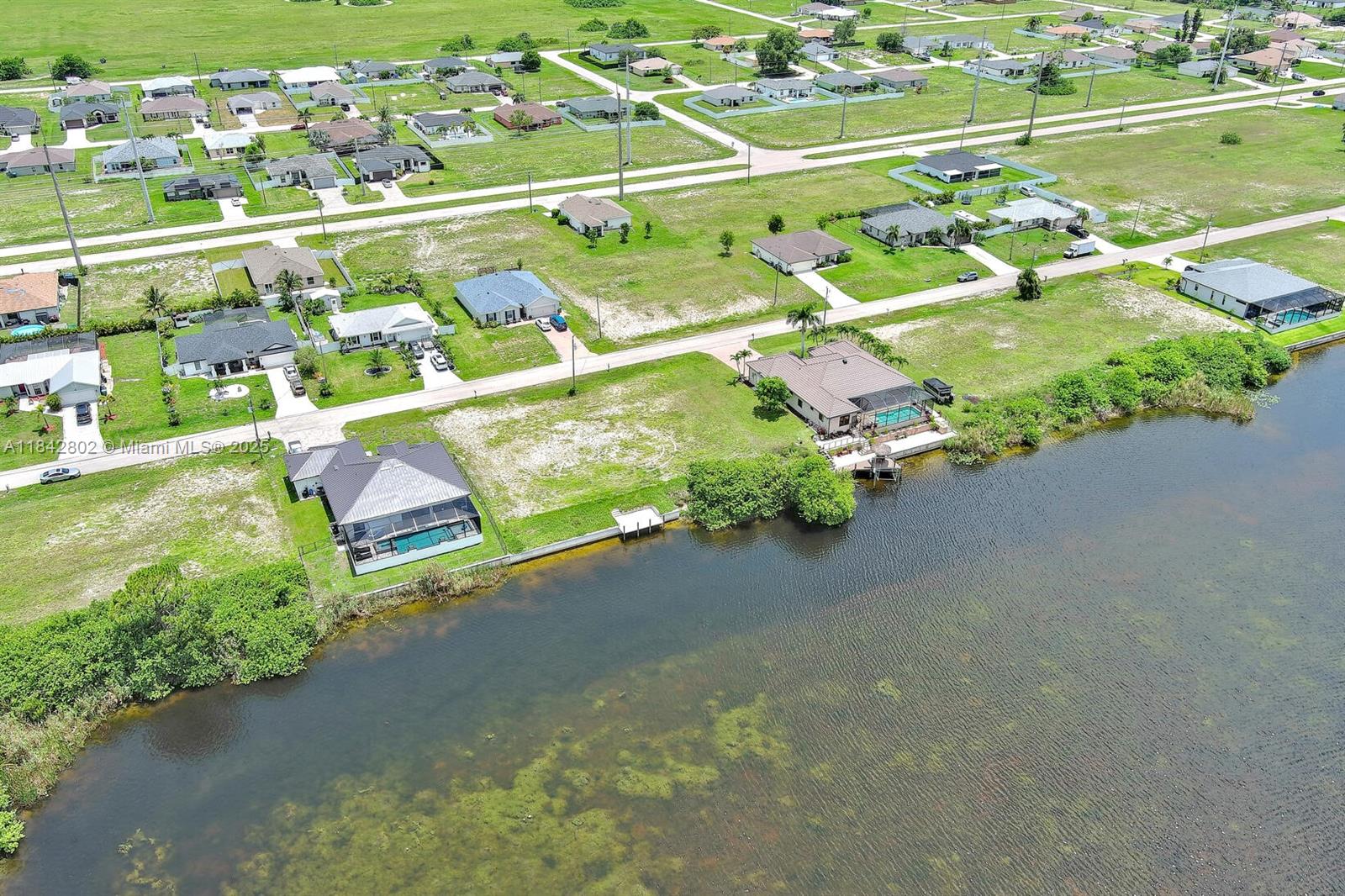CAPE CORAL - Land