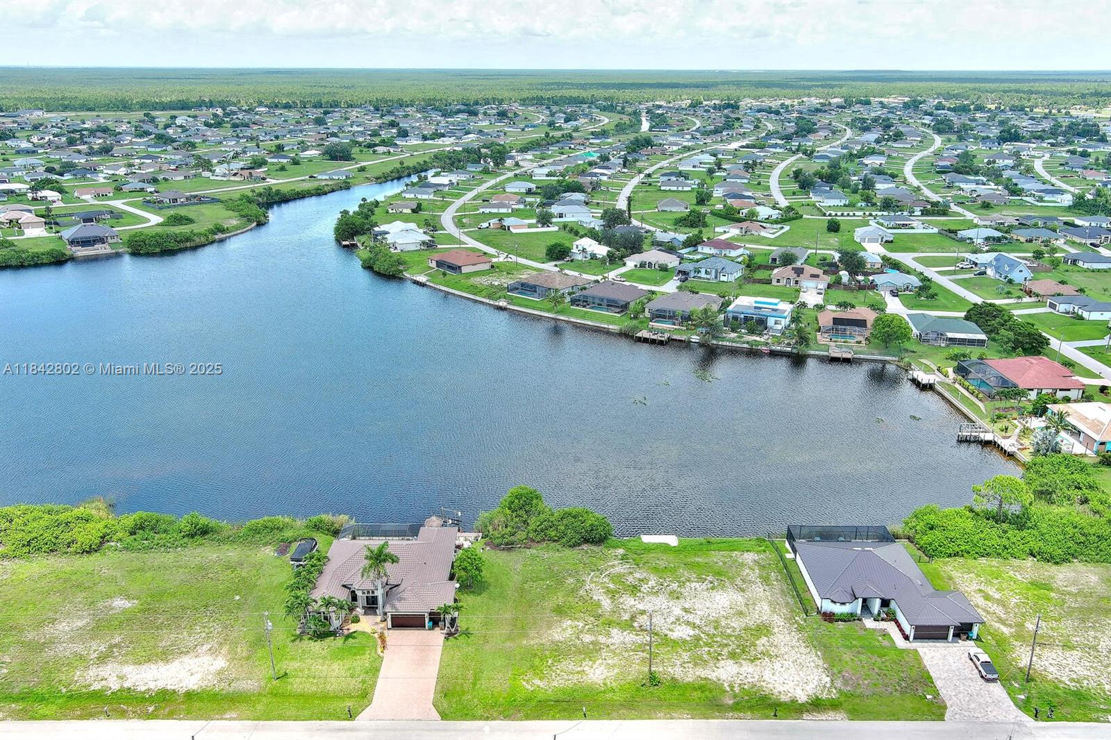 CAPE CORAL - Land