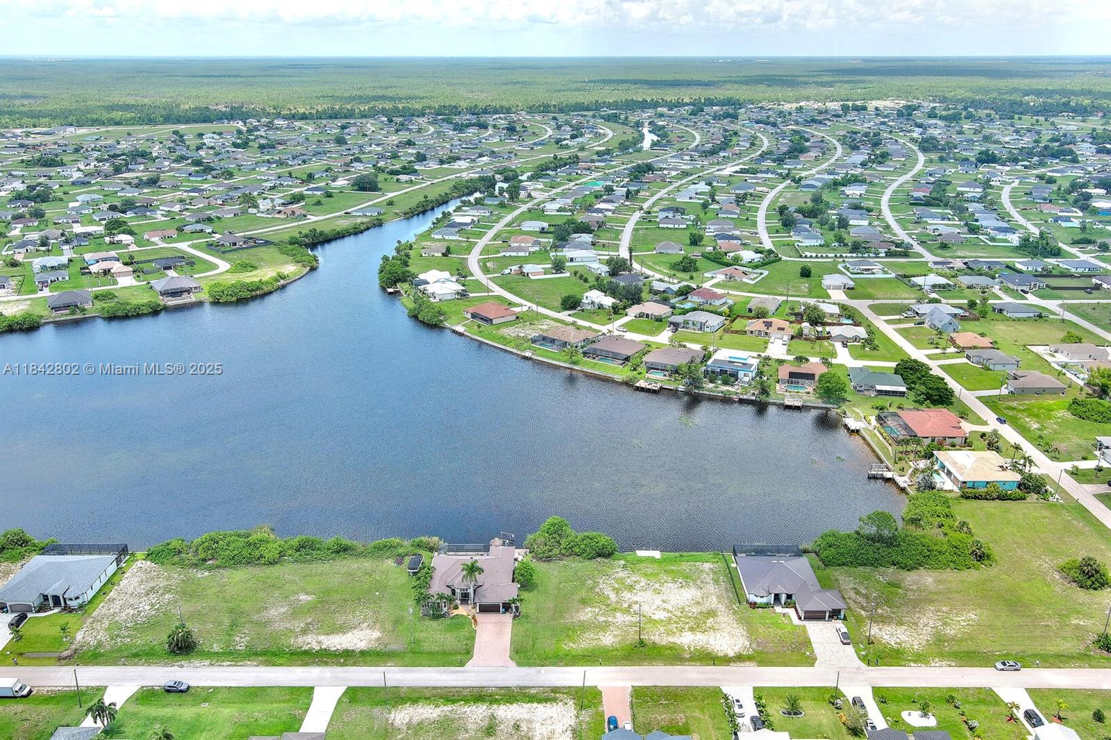 CAPE CORAL - Land