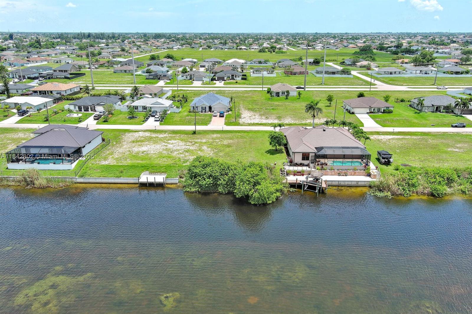 CAPE CORAL - Land