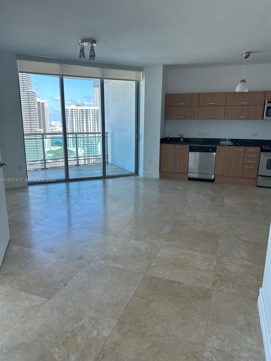 WIND CONDO - Residential