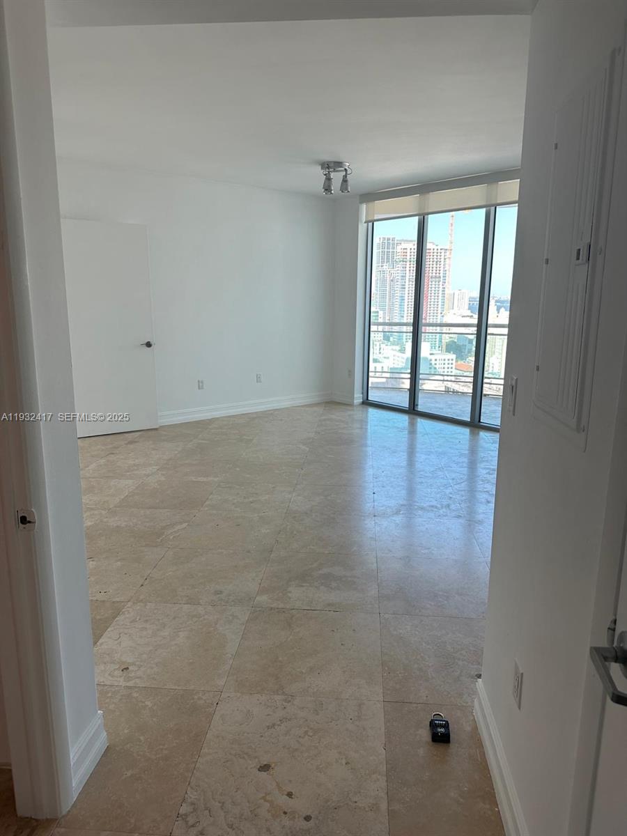 WIND CONDO - Residential