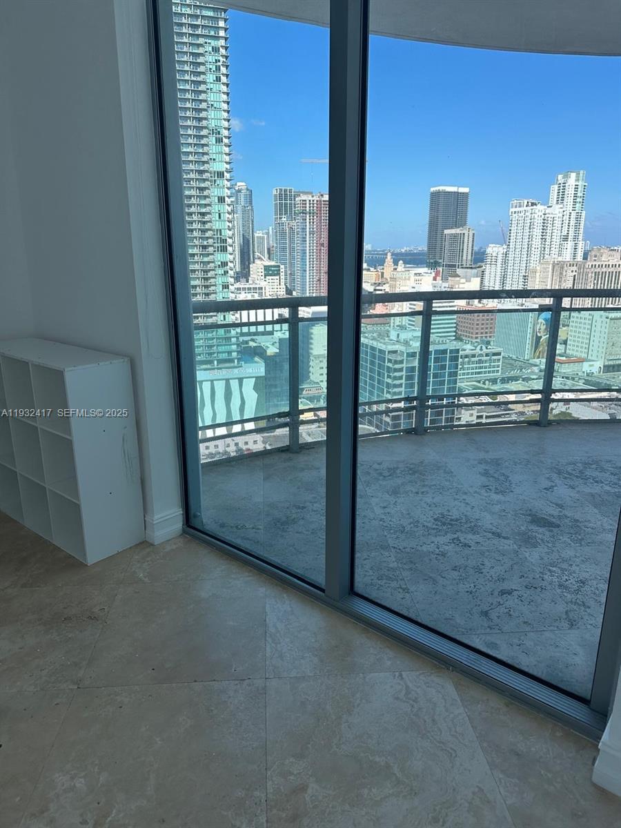 WIND CONDO - Residential