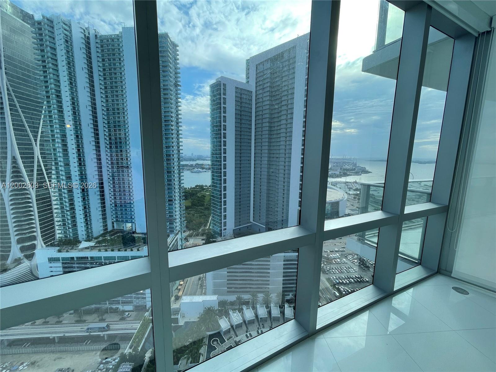 PARAMOUNT MIAMI - Residential