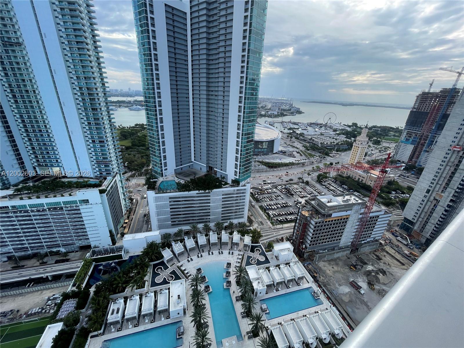 PARAMOUNT MIAMI - Residential