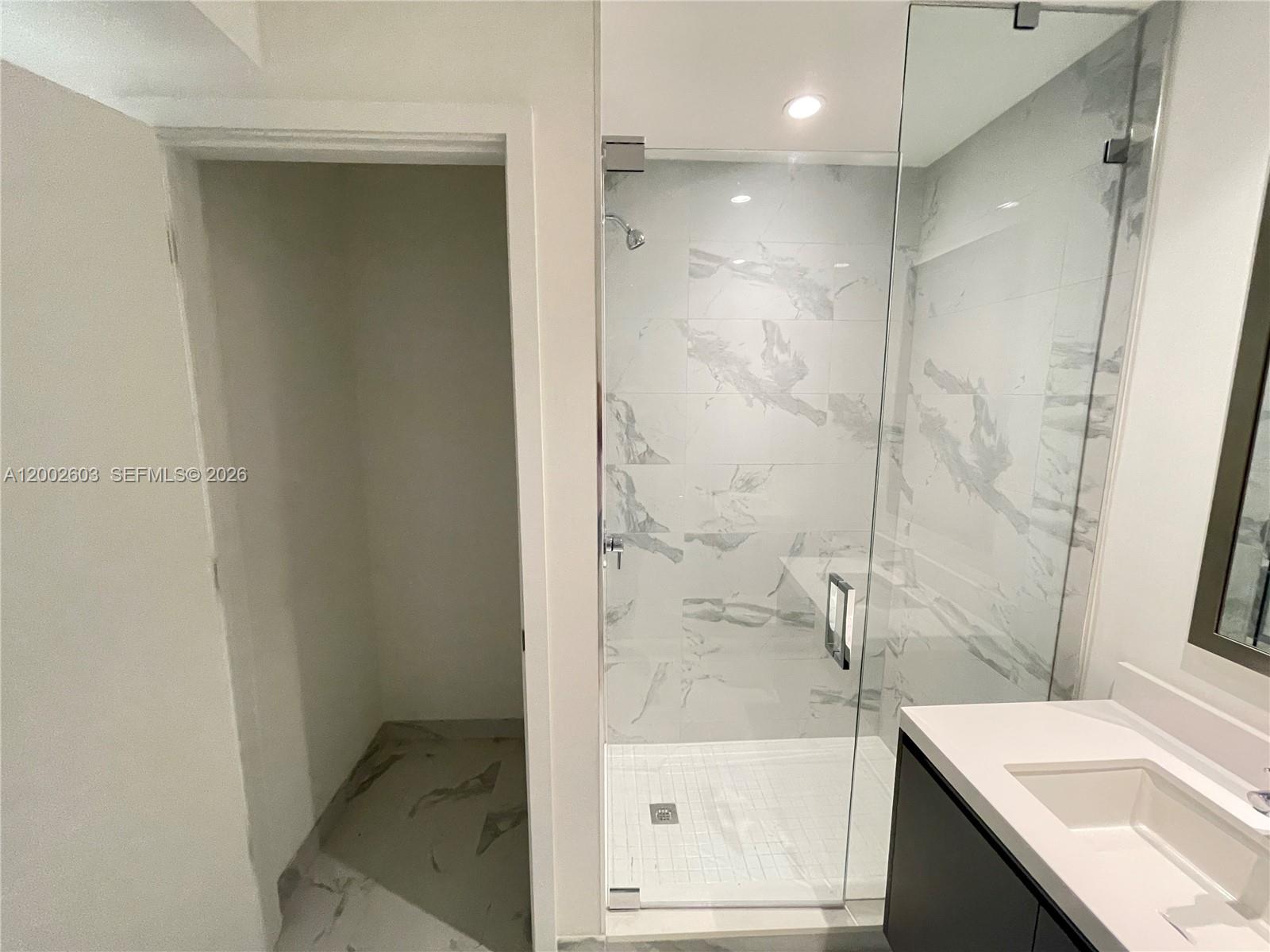 PARAMOUNT MIAMI - Residential