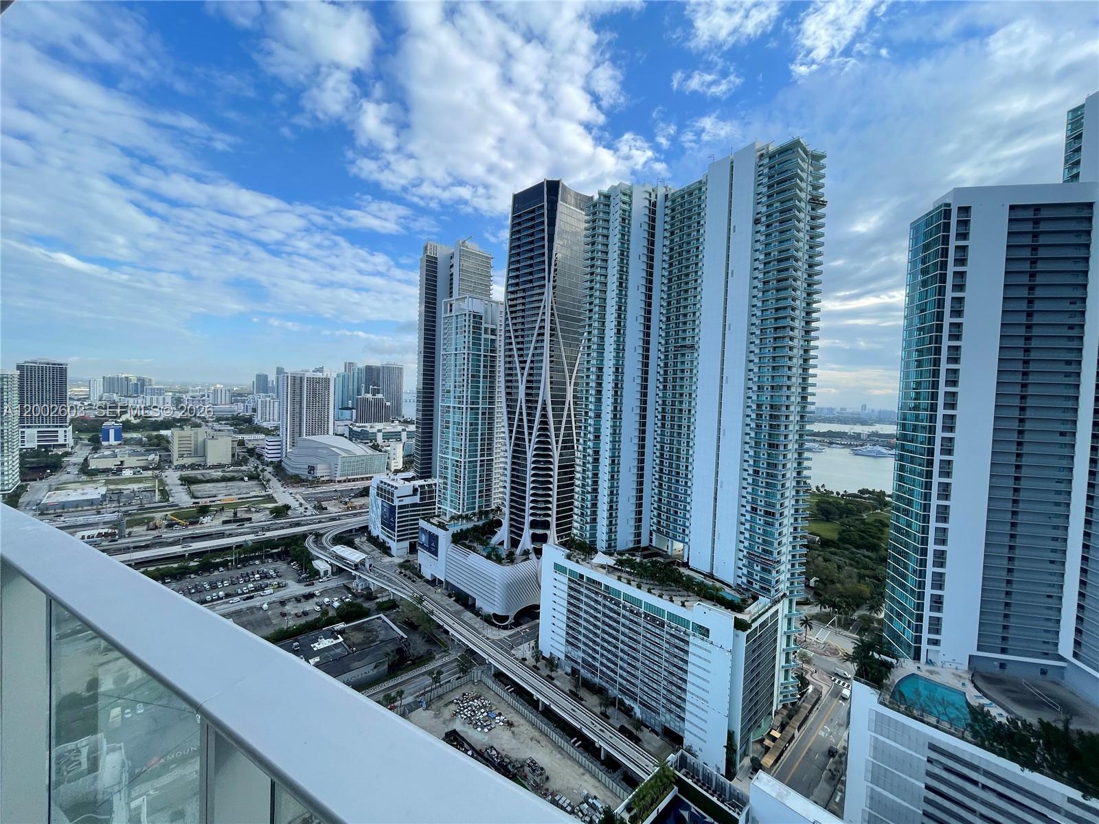 PARAMOUNT MIAMI - Residential