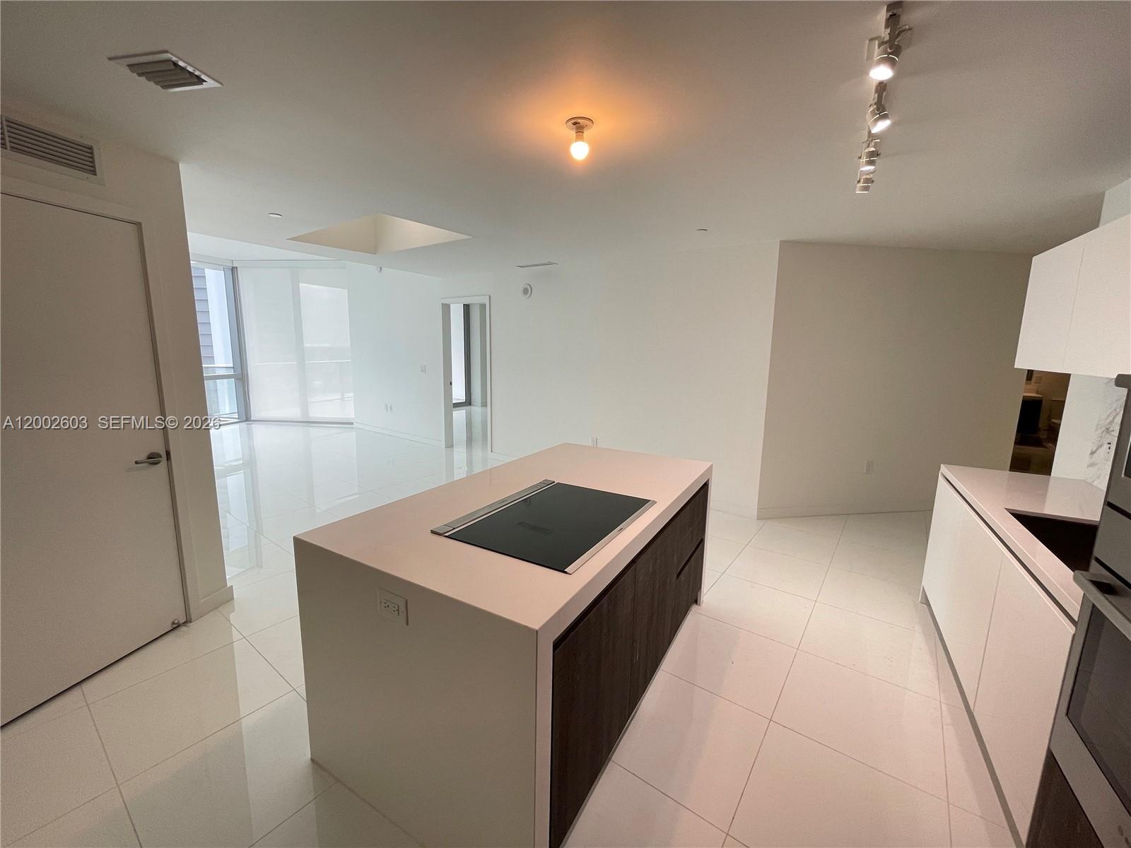 PARAMOUNT MIAMI - Residential