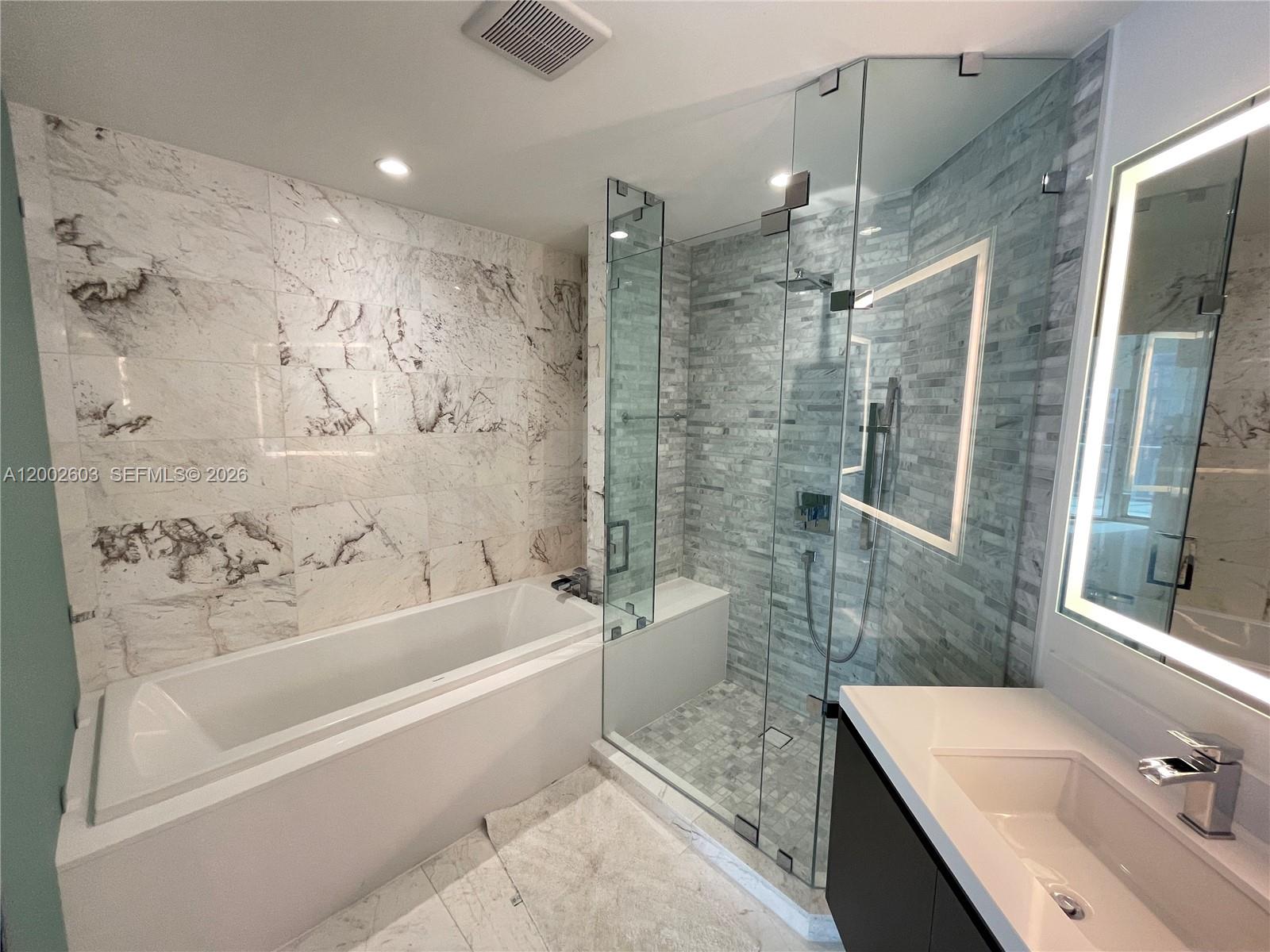 PARAMOUNT MIAMI - Residential