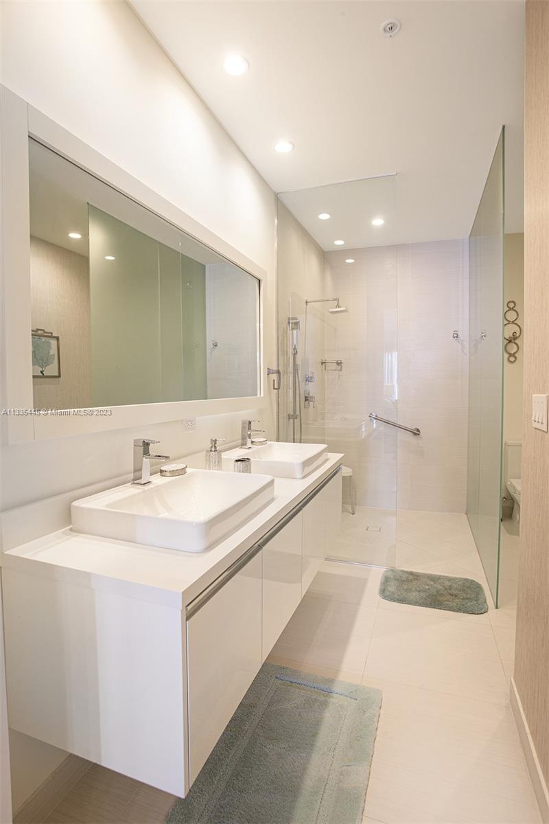 LANDMARK AT DORAL CONDO N - Residential