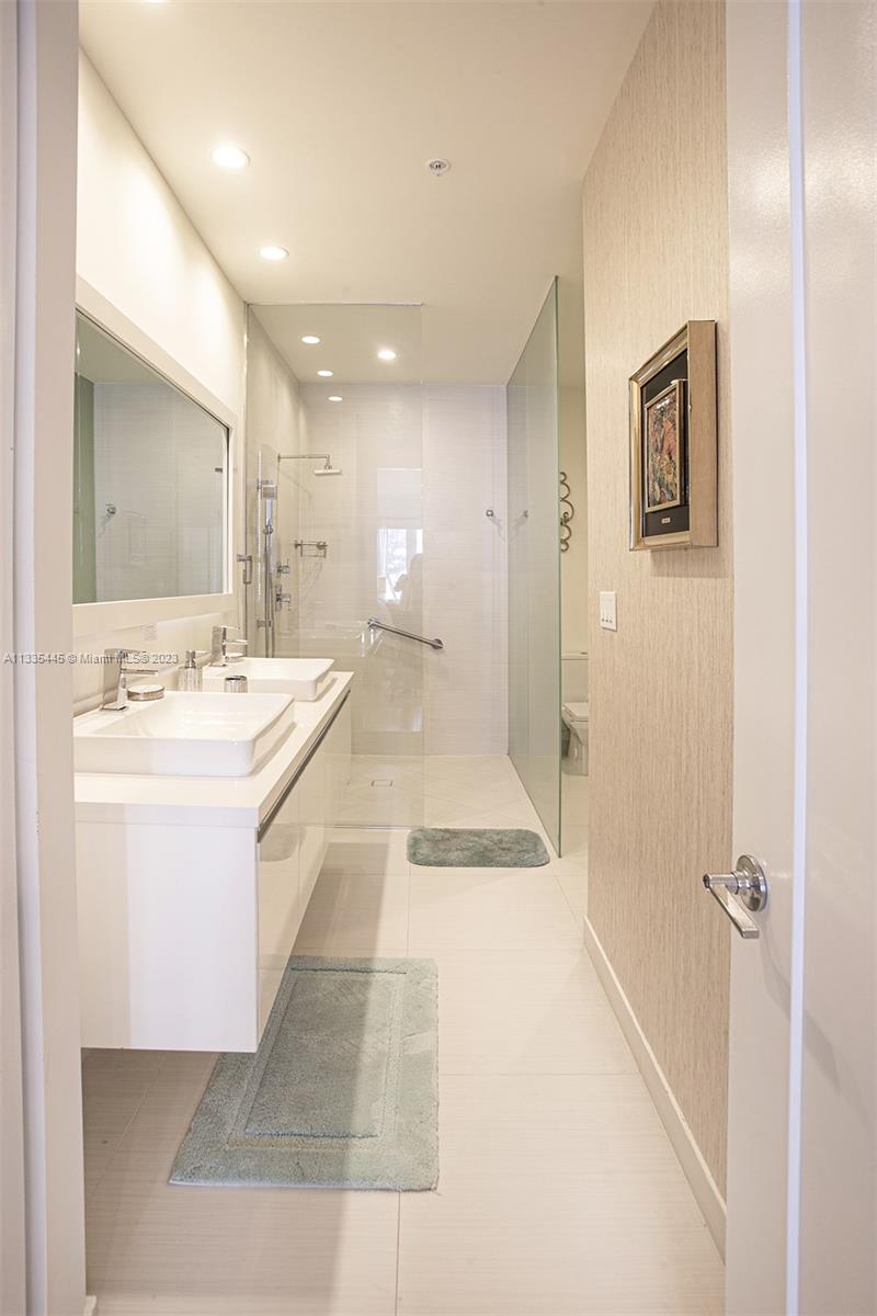 LANDMARK AT DORAL CONDO N - Residential