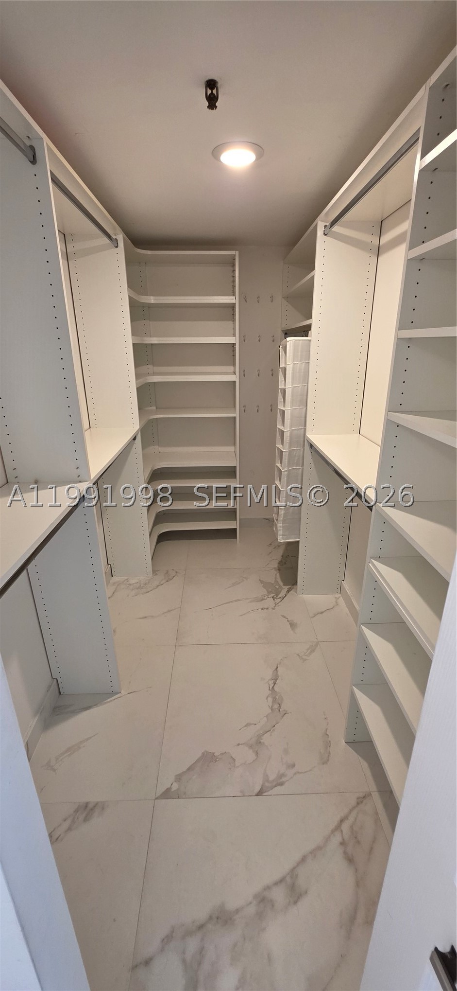 EDEN ROC CONDO - Residential