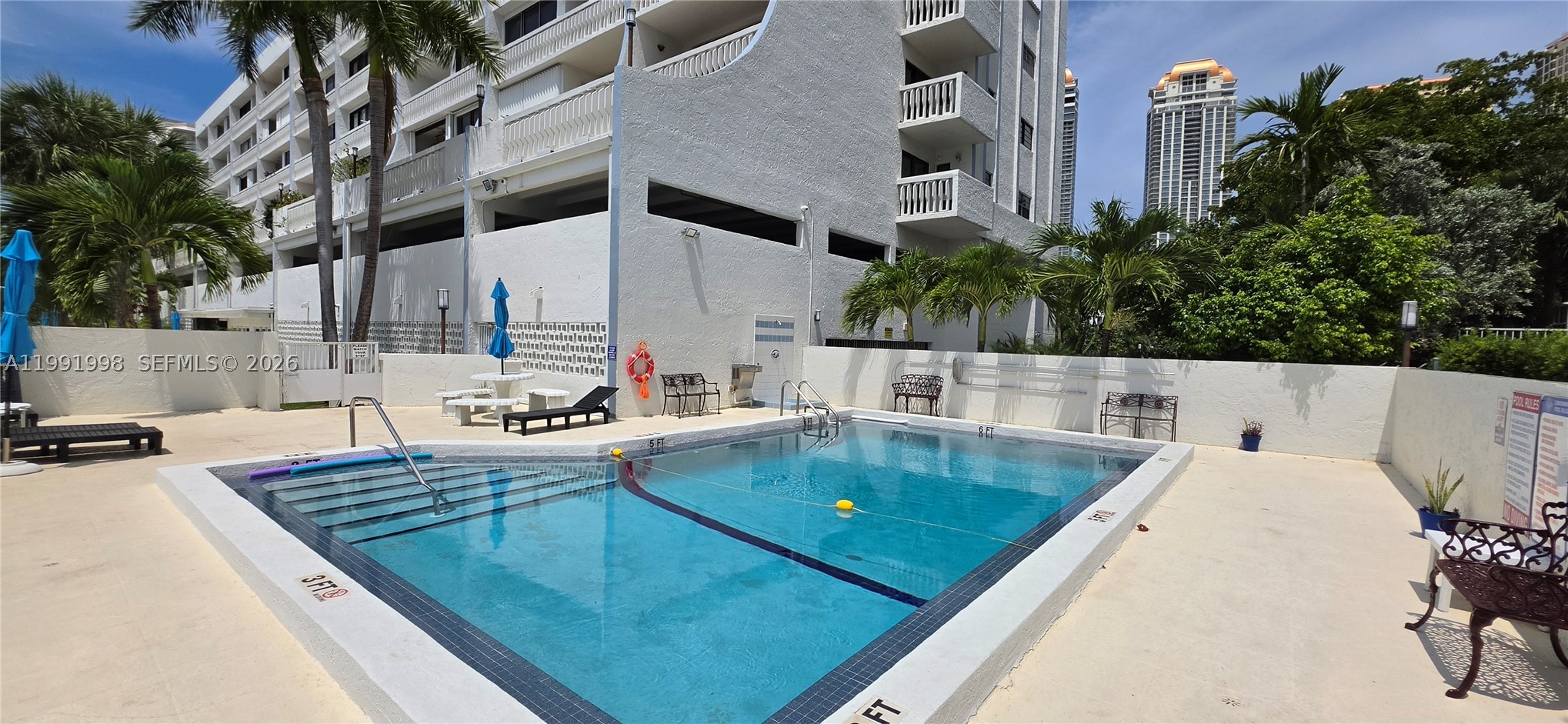 EDEN ROC CONDO - Residential