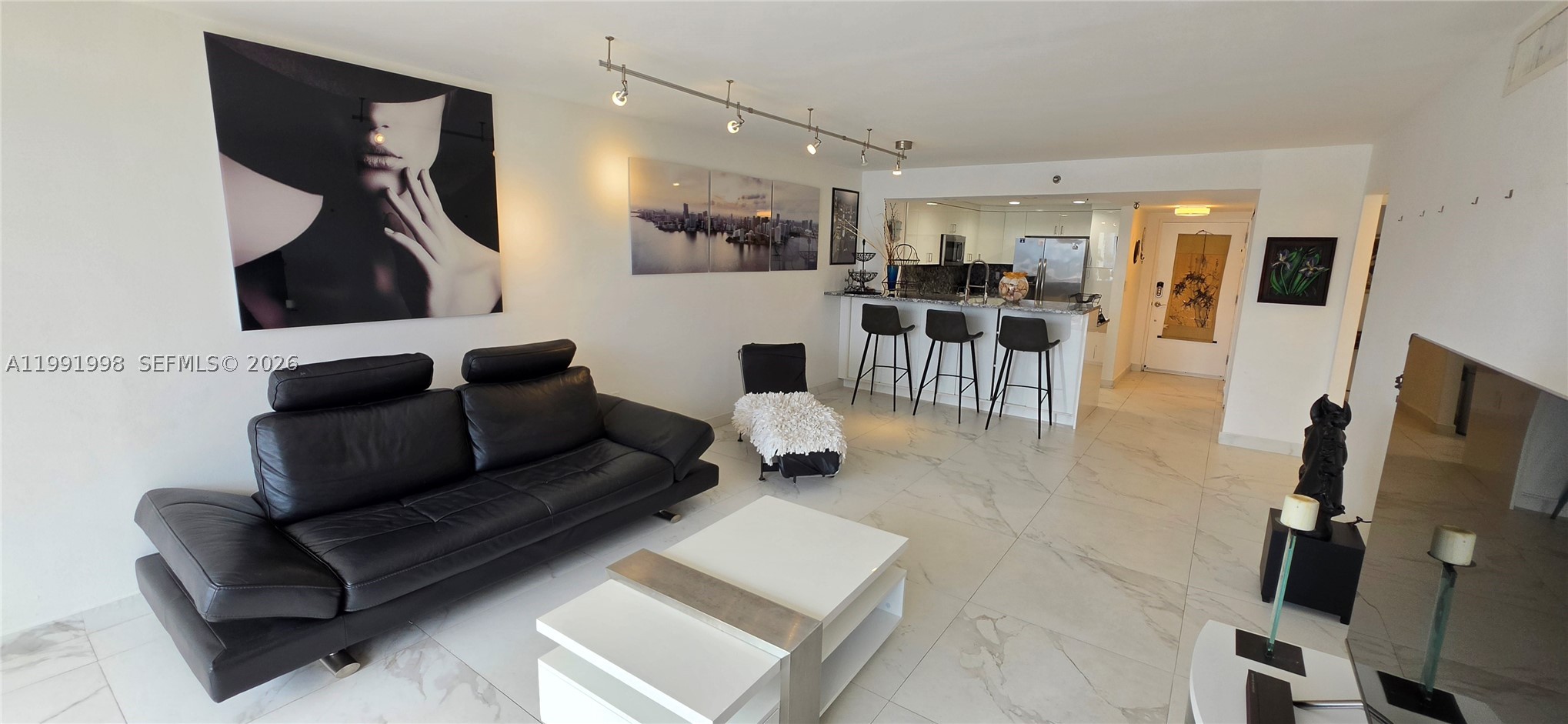 EDEN ROC CONDO - Residential