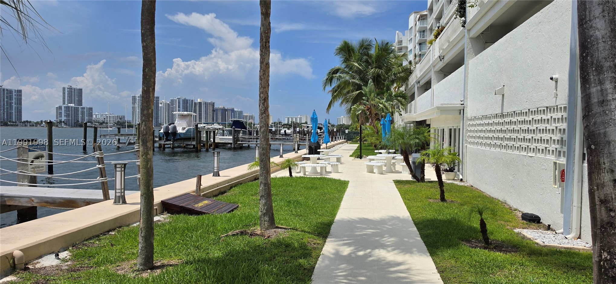 EDEN ROC CONDO - Residential