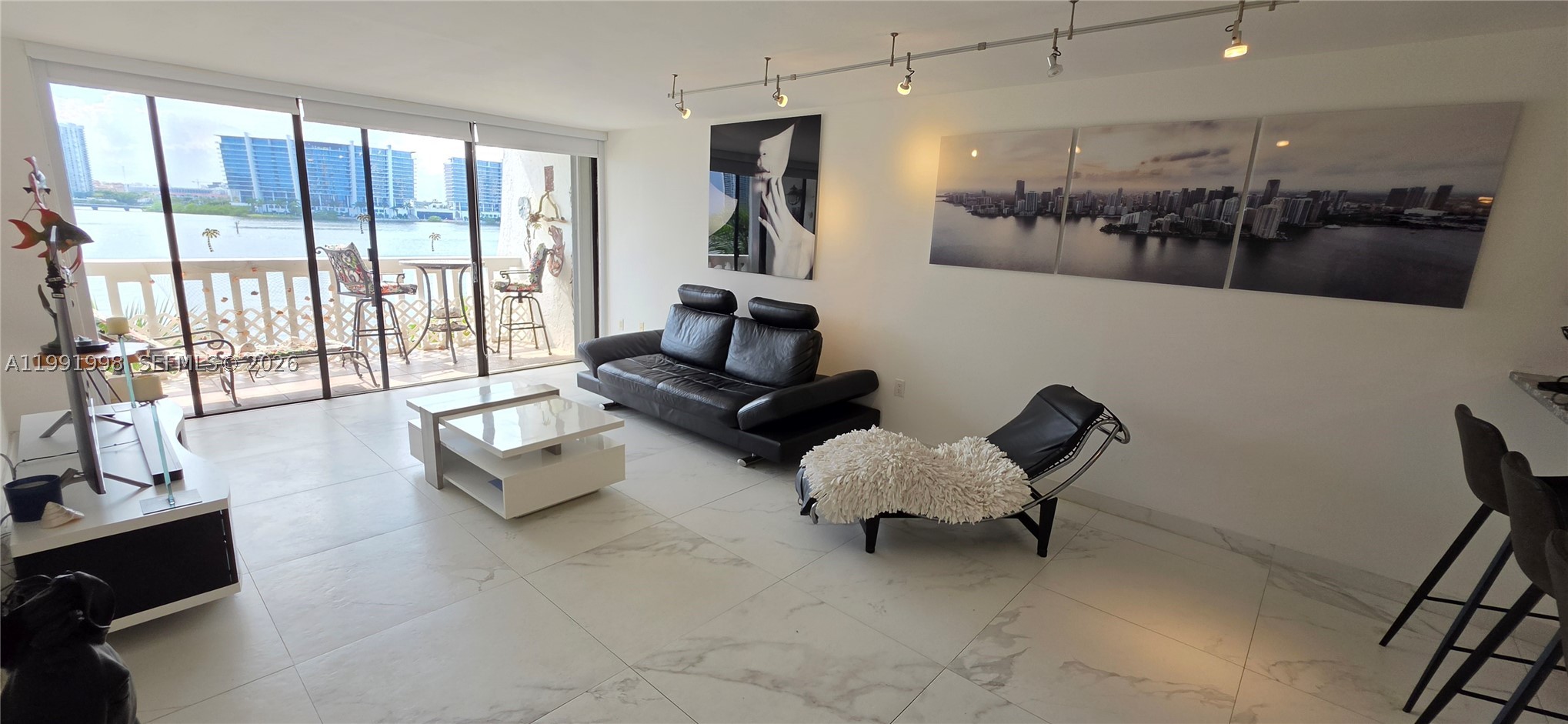 EDEN ROC CONDO - Residential