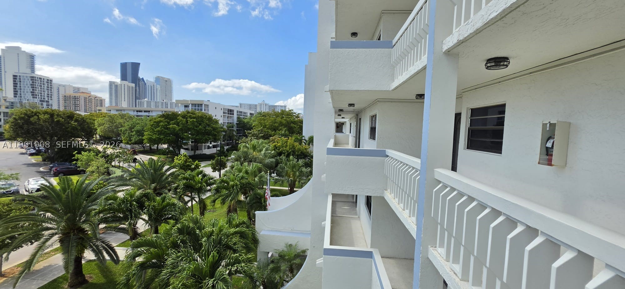 EDEN ROC CONDO - Residential