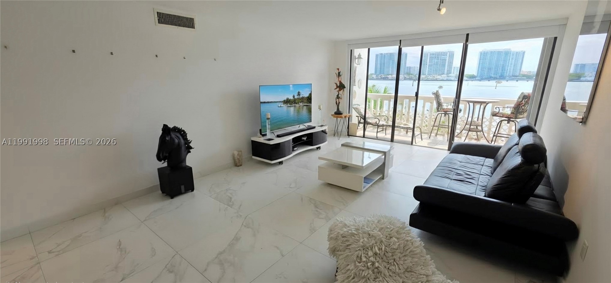 EDEN ROC CONDO - Residential