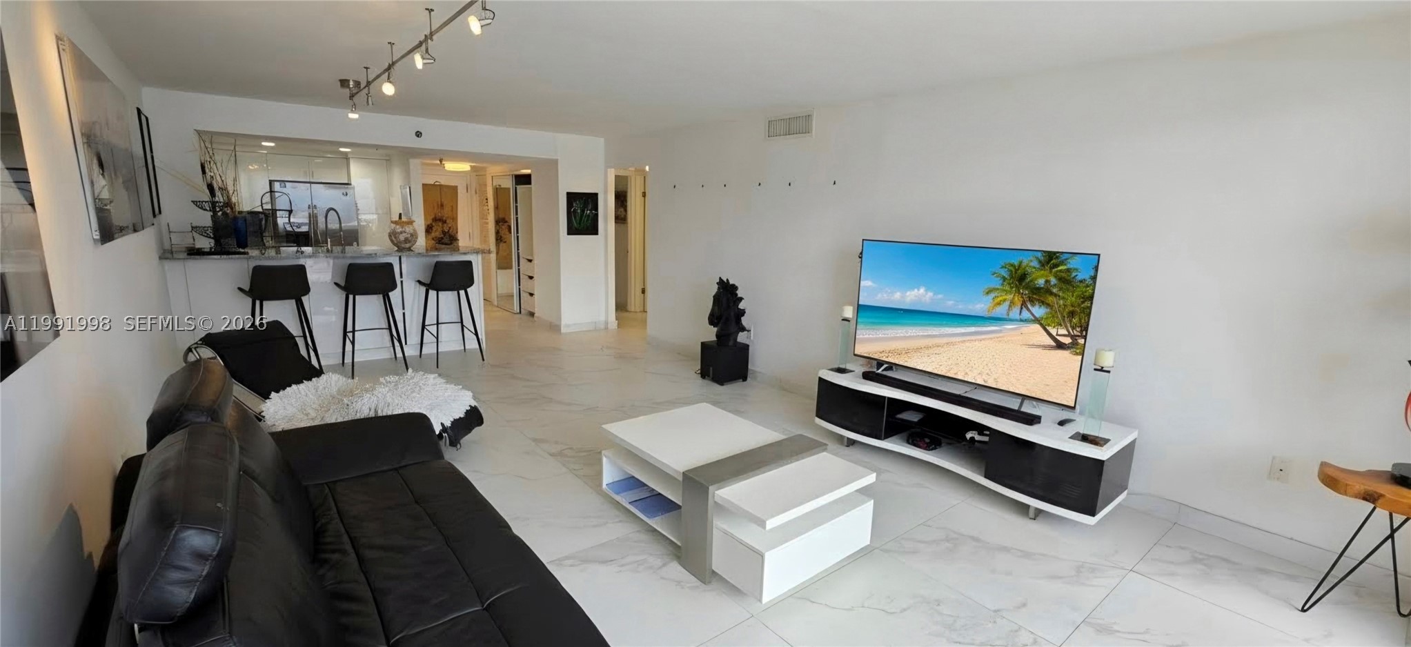 EDEN ROC CONDO - Residential