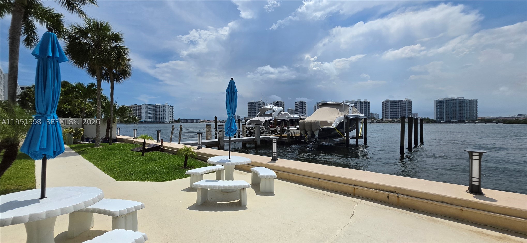 EDEN ROC CONDO - Residential