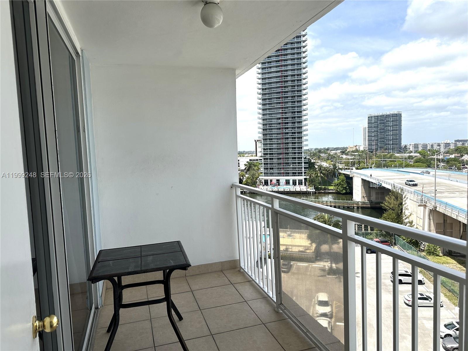 IMPERIAL TOWERS NORTH CON - Residential
