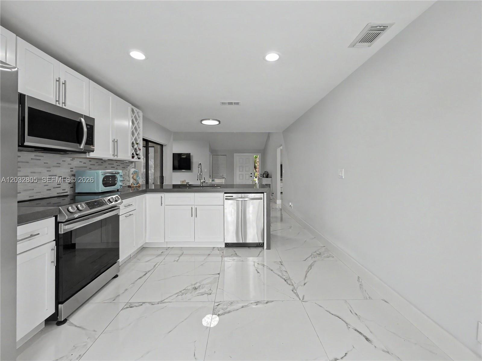 BOCA GREENS 3 - Residential