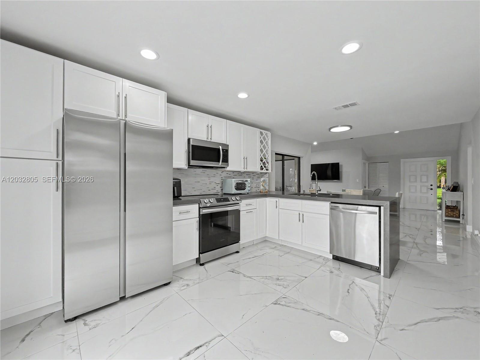 BOCA GREENS 3 - Residential