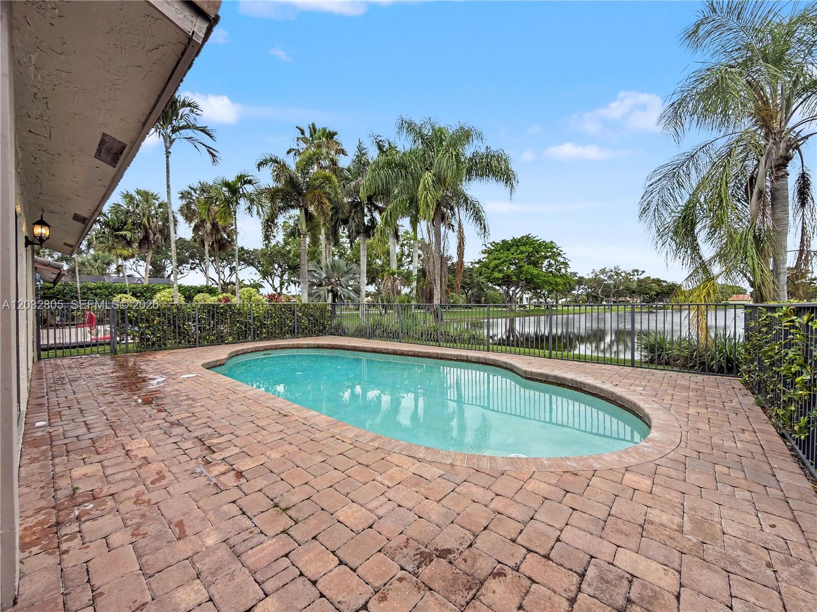 BOCA GREENS 3 - Residential
