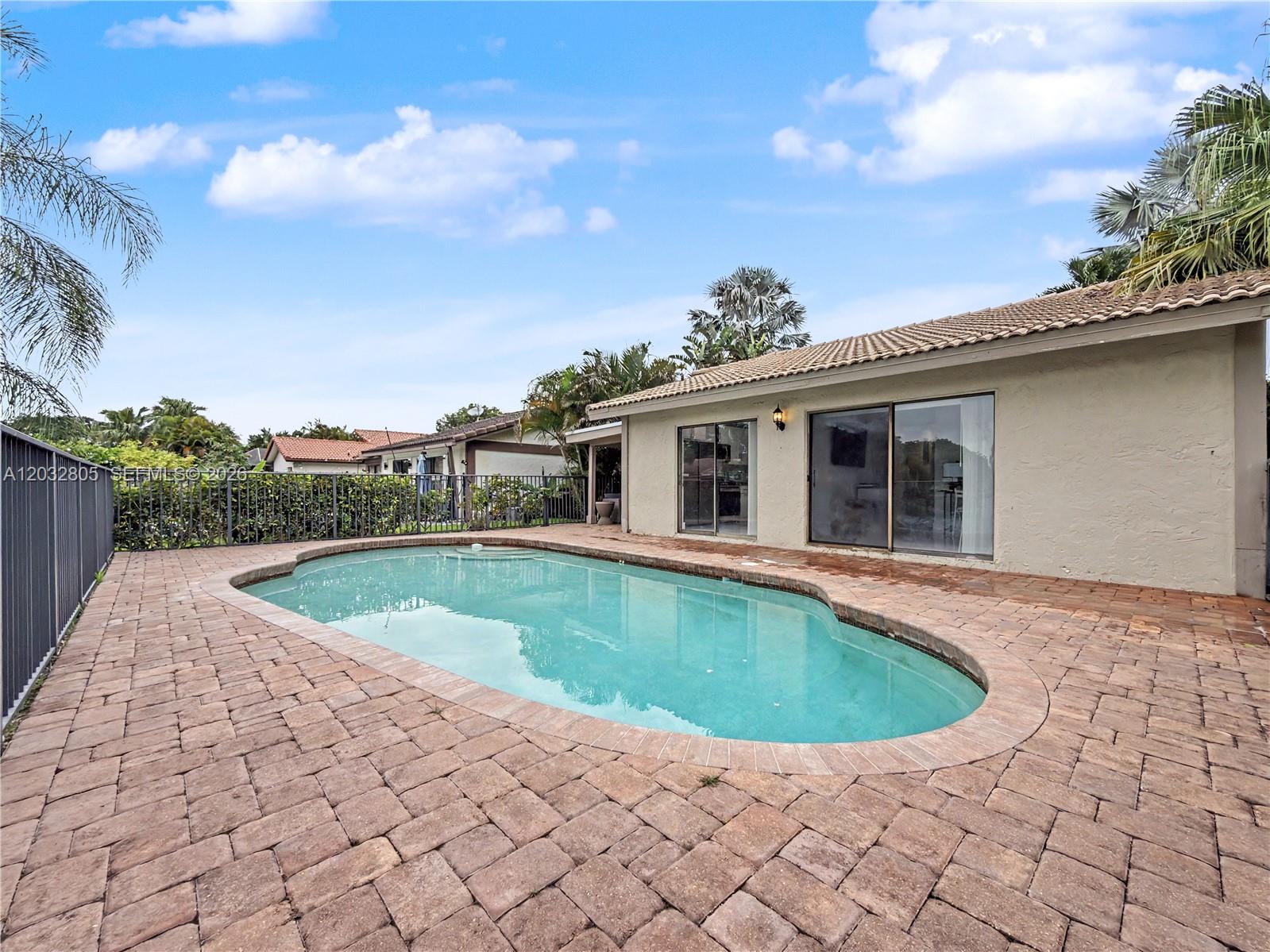 BOCA GREENS 3 - Residential