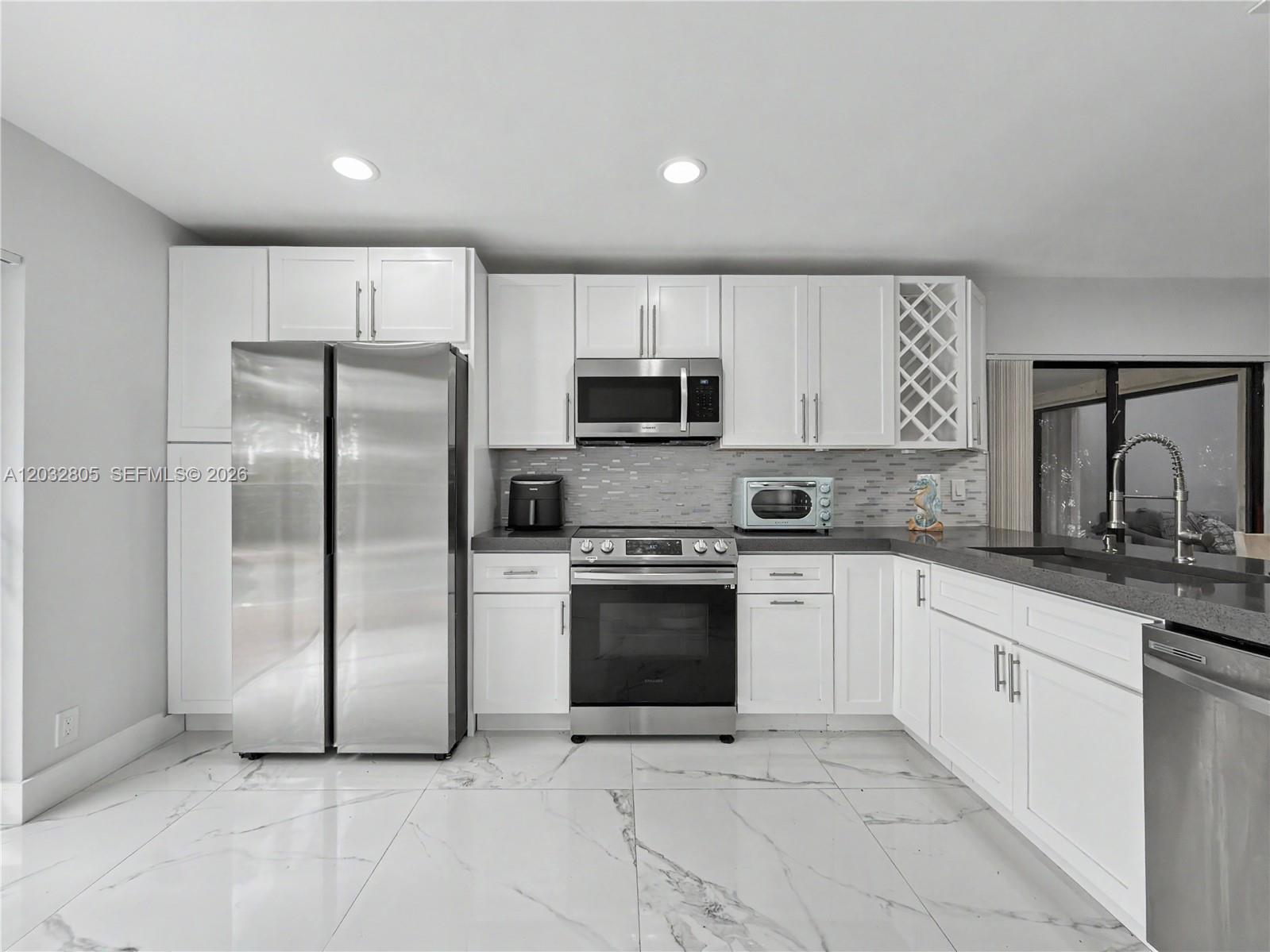 BOCA GREENS 3 - Residential