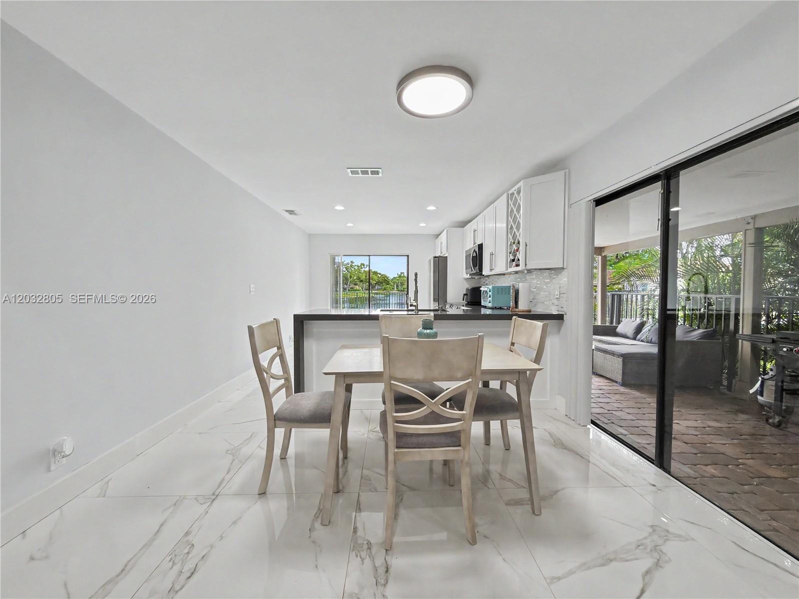 BOCA GREENS 3 - Residential