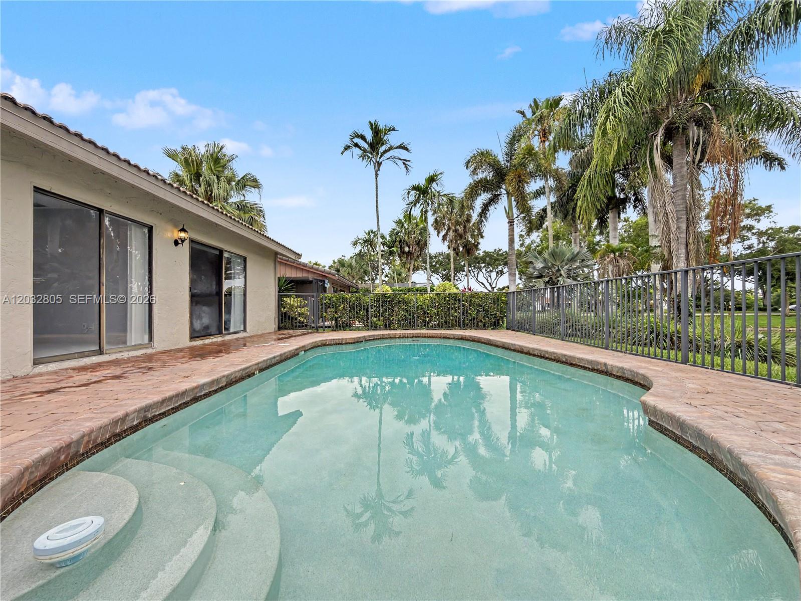 BOCA GREENS 3 - Residential