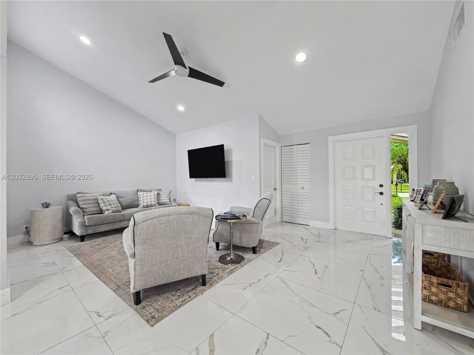 BOCA GREENS 3 - Residential
