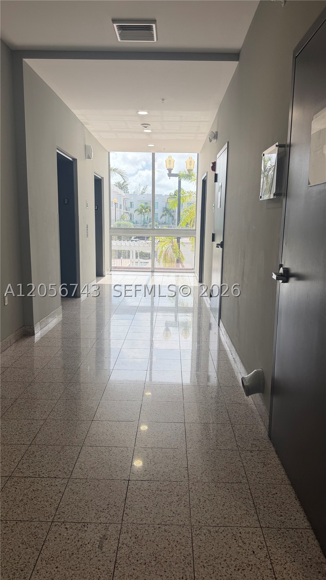 LOFTS AT HOLLYWOOD STATIO - Residential