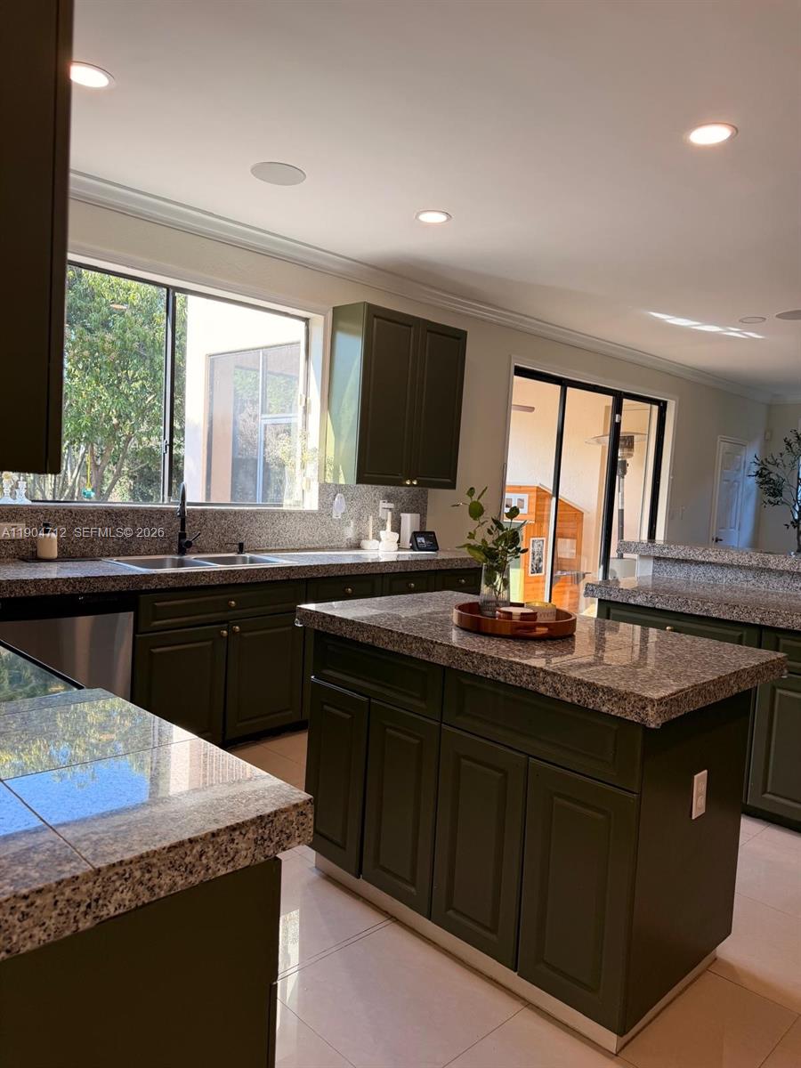 CUTLER CAY - Residential