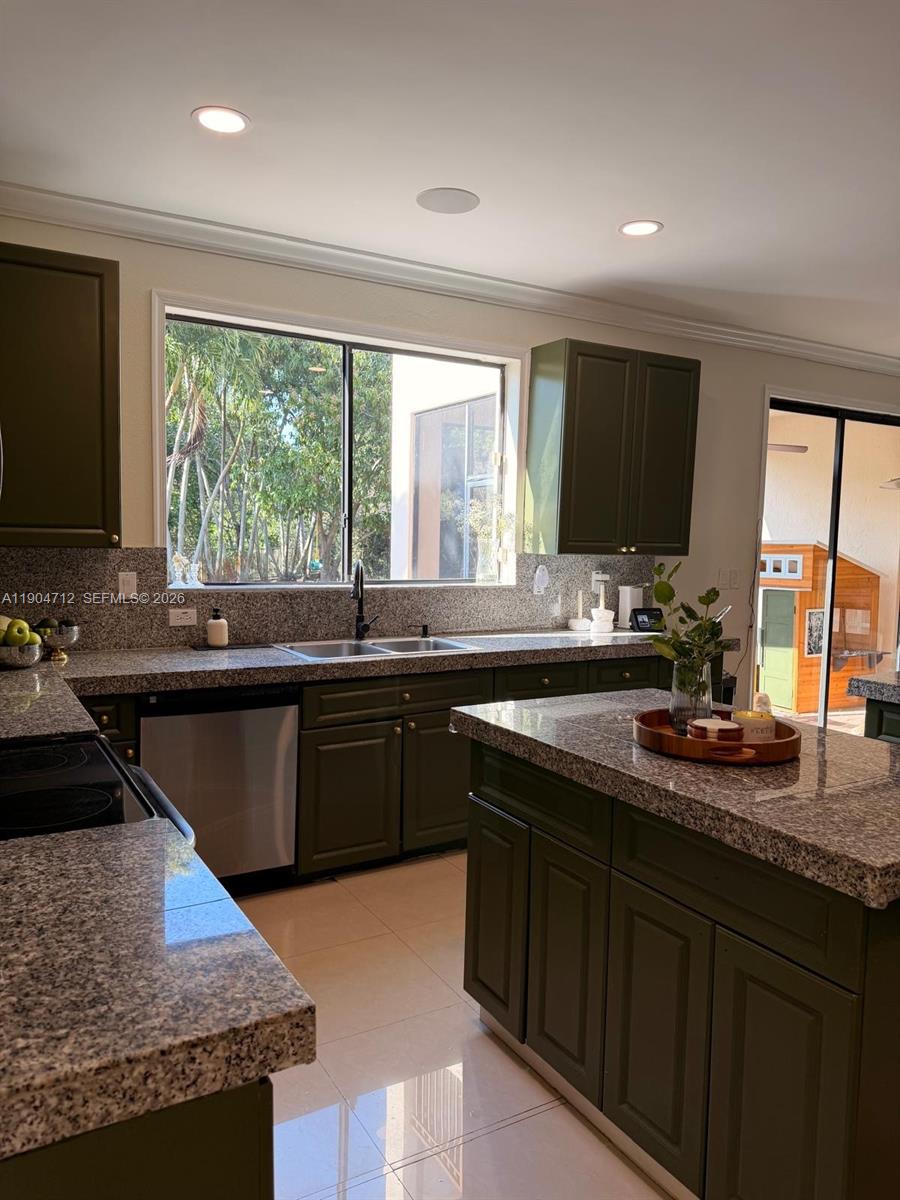 CUTLER CAY - Residential