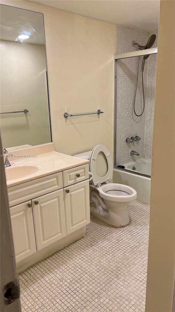 OCEANVIEW BUILDING A COND - Residential Lease