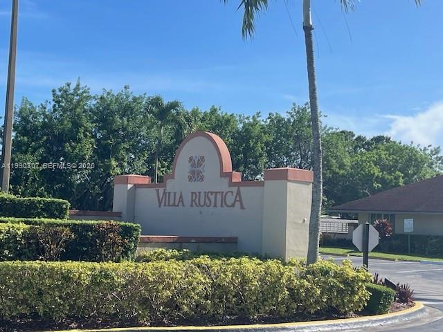 Great 2 bed 2 bath condo in Villa Rustica for investors. The best price in the community, regular sale. Unit is located on the 2nd floor, washer and dryer inside, spacious unit with a lot of closet space, two balconies, 1,160 sqf, laminate floors.  One parking space assigned and one guest parking.
Unit is rented for a long-term tenant.