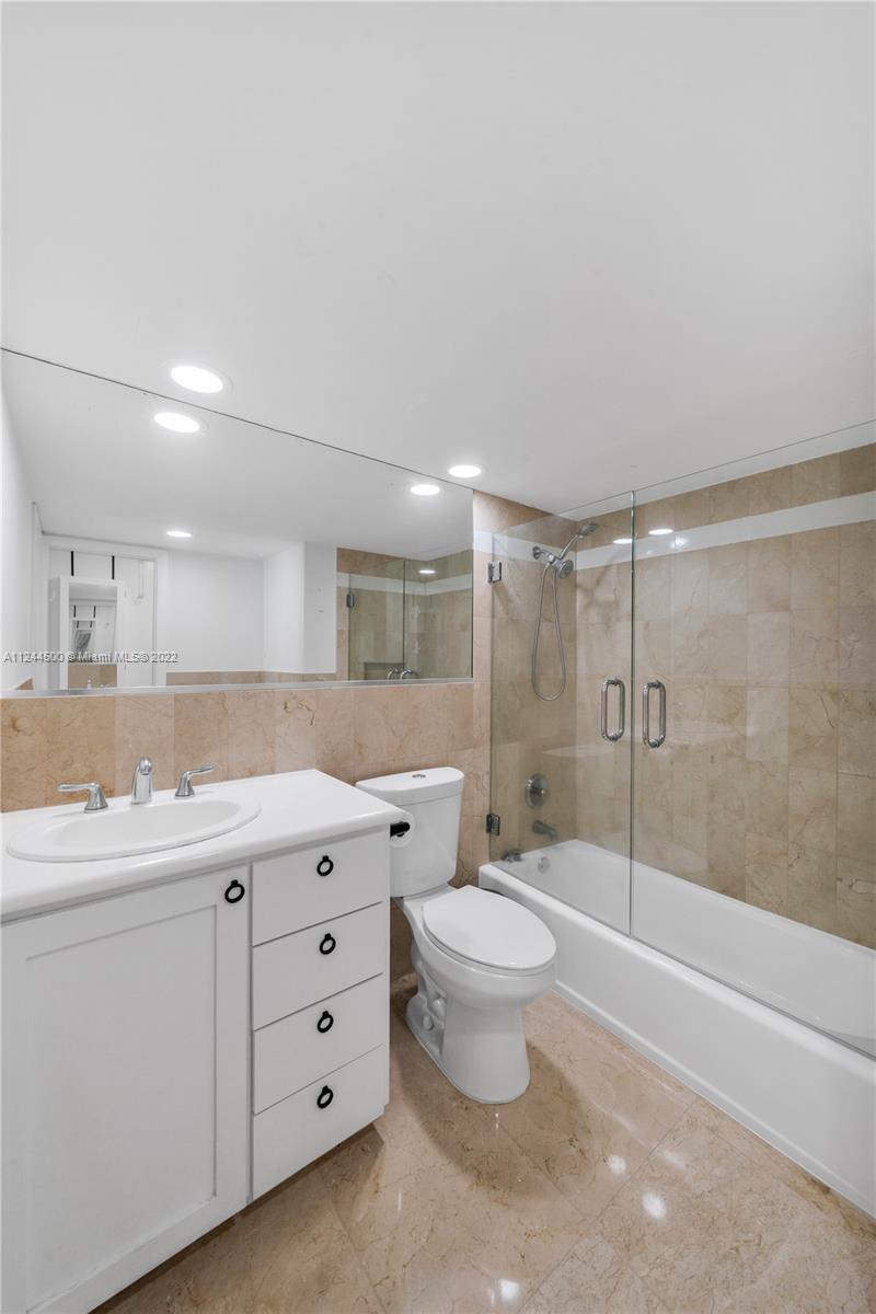 BAYVIEW TERR CONDO - Residential Lease
