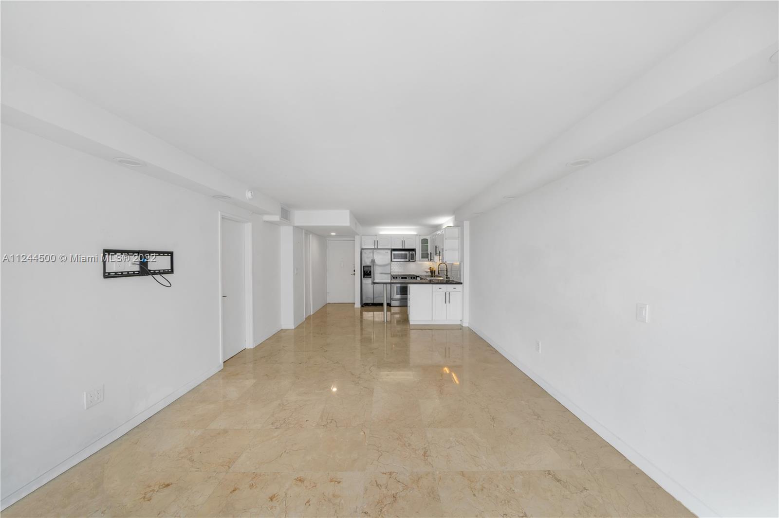 BAYVIEW TERR CONDO - Residential Lease