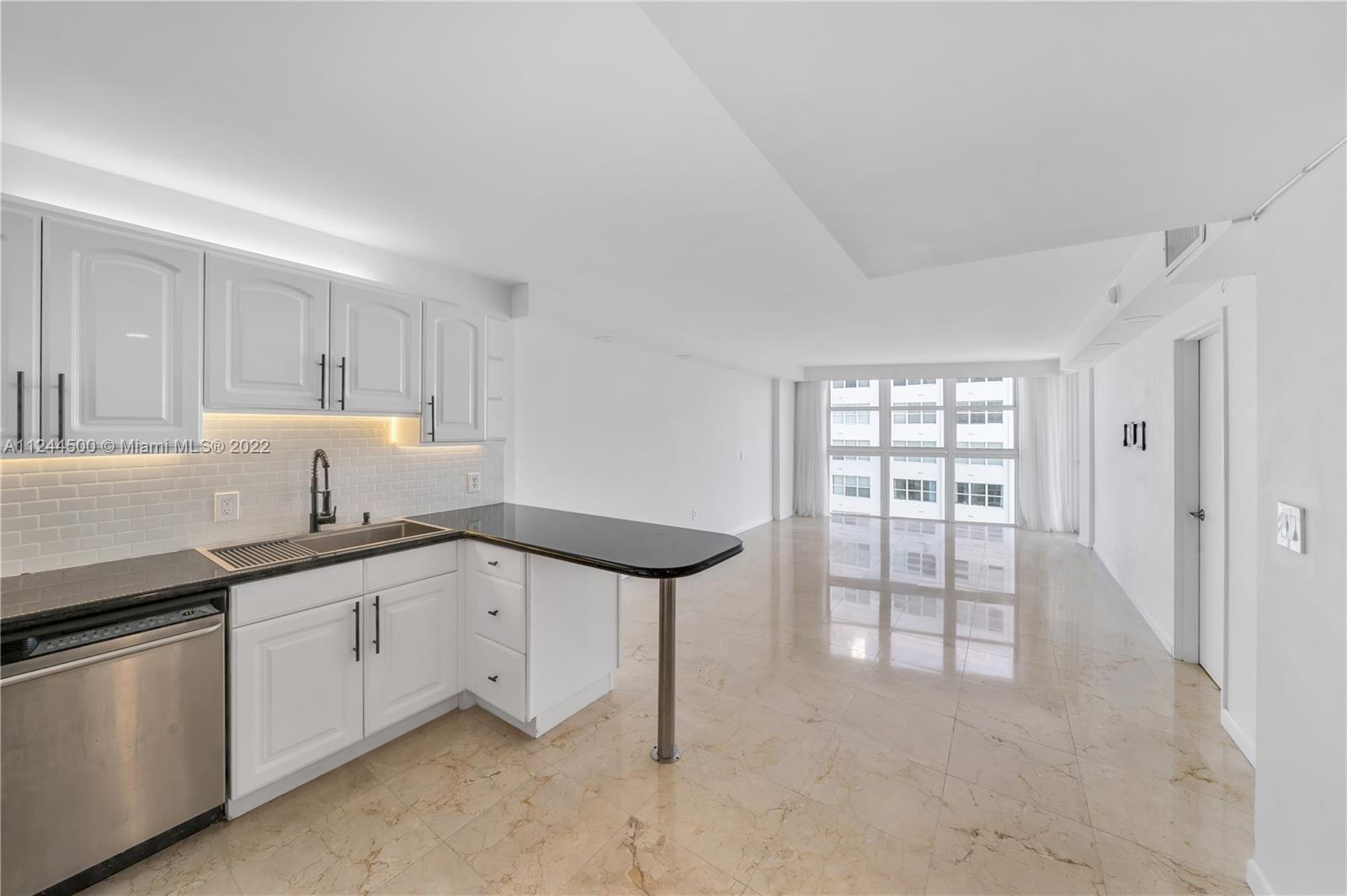 BAYVIEW TERR CONDO - Residential Lease